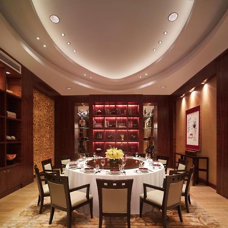 New Coast Hotel Manila Exteriör bild Private dining room at the Mandarin Oriental, Hong Kong